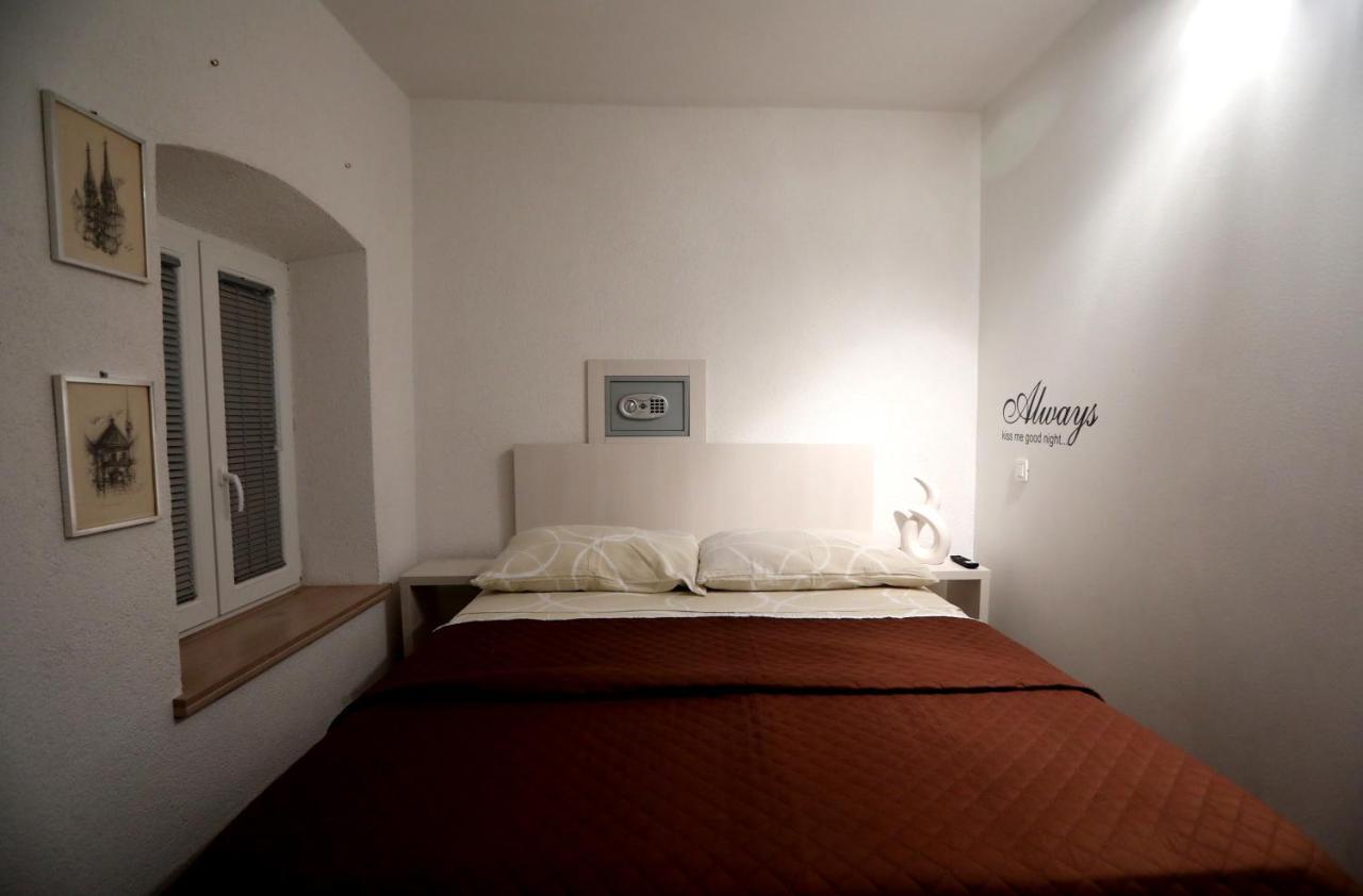Apartment Secret Life Sibenik Bagian luar foto
